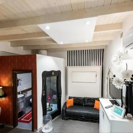 Apartment Flip Flop
